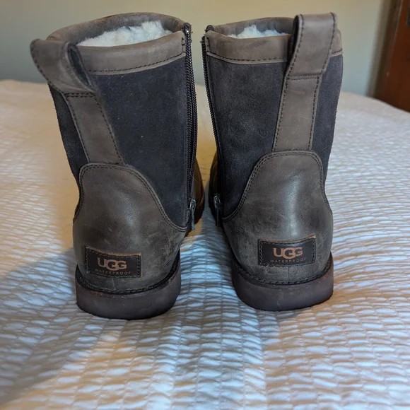 UGG Hendren Waterproof Boots - Men's size 11 - Picture 4 of 7